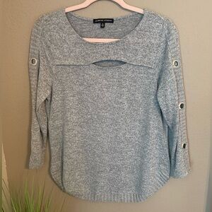 Adrienne Vittadini gray 3/4 sleeve sweater. Size M.